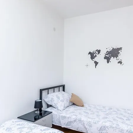 Maro - Three Bedroom With Balcony Daire