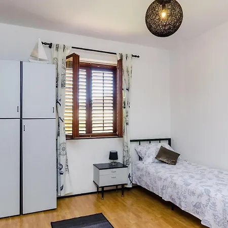 شقة Maro - Three Bedroom With Balcony *