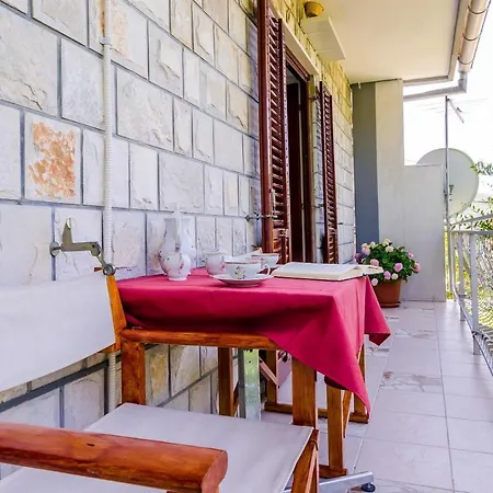 Maro - Three Bedroom With Balcony Mokošica