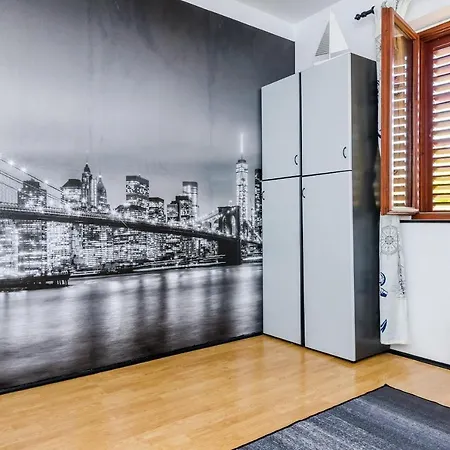 Maro - Three Bedroom With Balcony